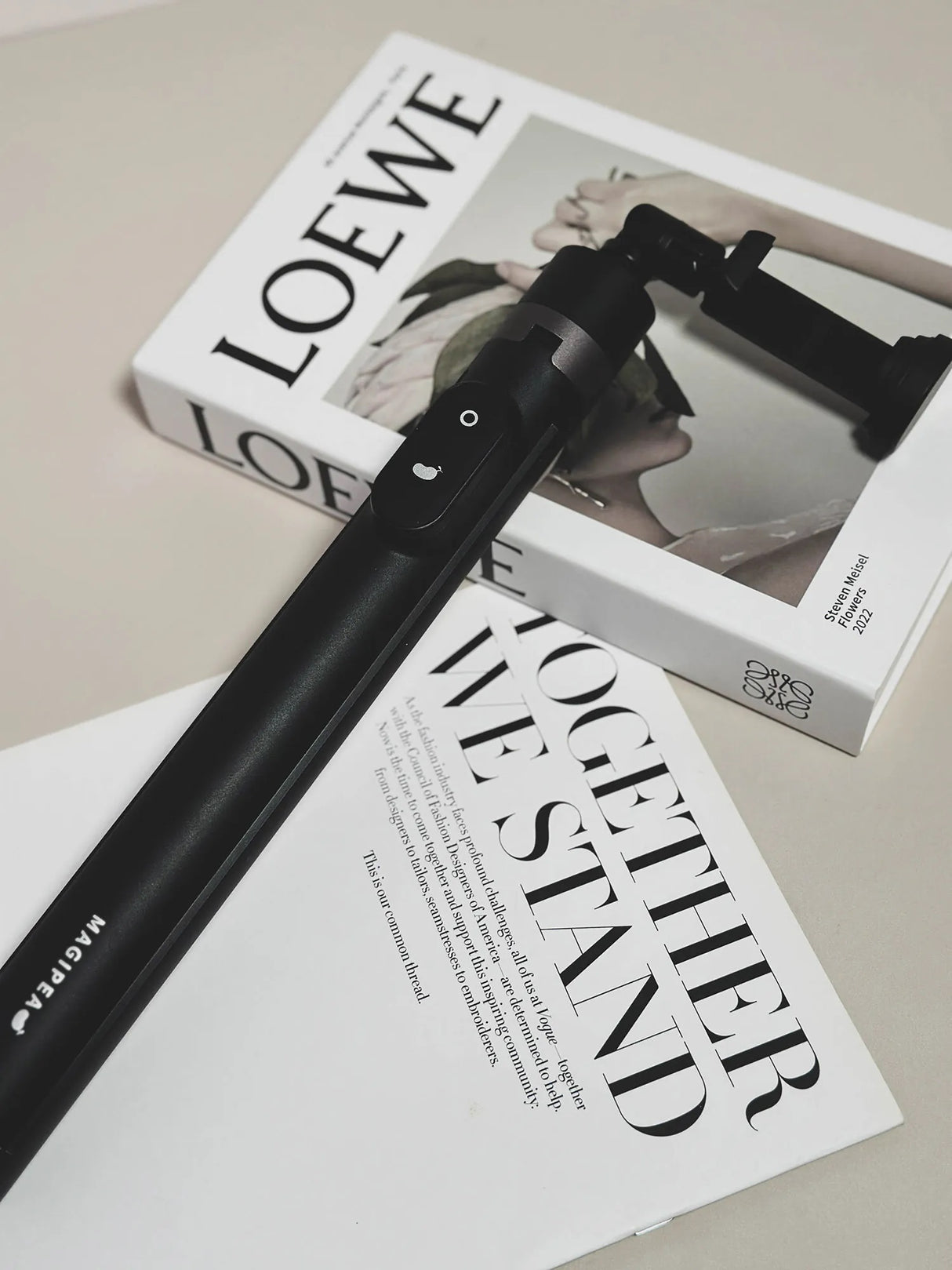 MAGIPEA - Quick Release Tripod