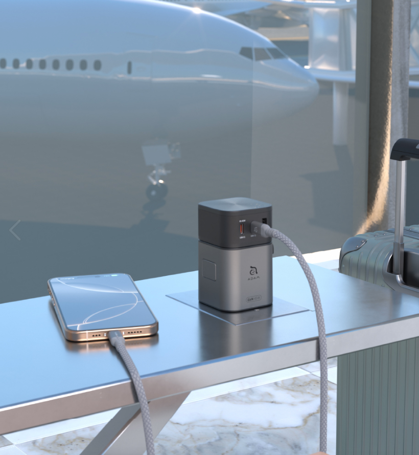 ADAM elements - OMNIA T45 Universal Travel Adapter