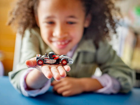 LEGO - Minifigures  F1® Collectible Race Cars