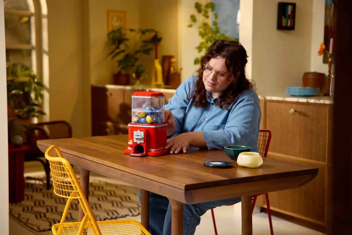 LEGO - Minifigure Vending Machine (End Nov Preorder)