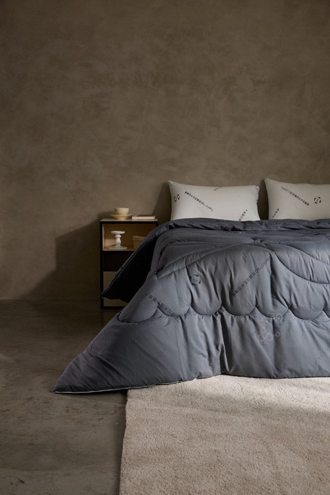 Awake Natural Wool Graphene Four-Hole Washable Quilt (Dark Grey, 180cm x 210cm)