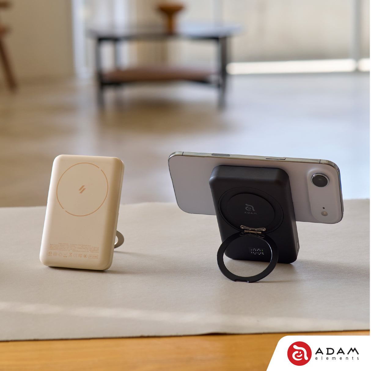 ADAM Elements - VIONTA B10 Solid-State Power Bank with Foldable Stand