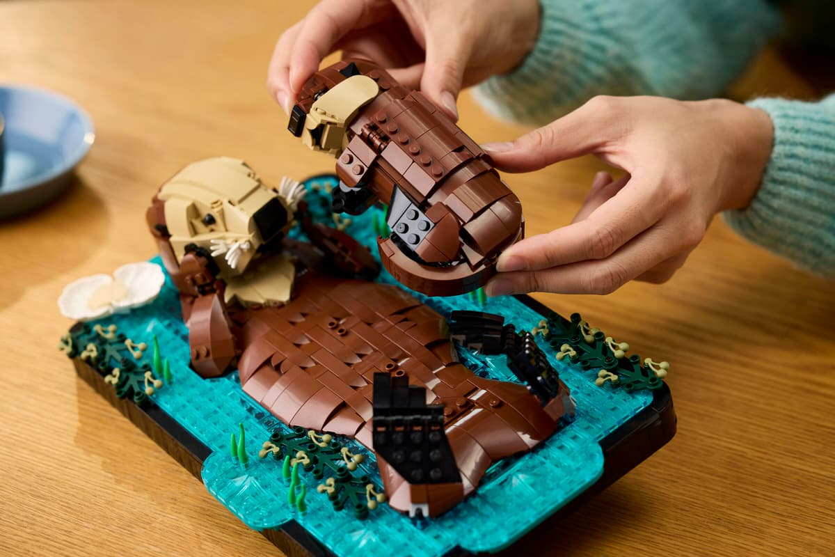LEGO - Floating Sea Otters (Early March Preorder)