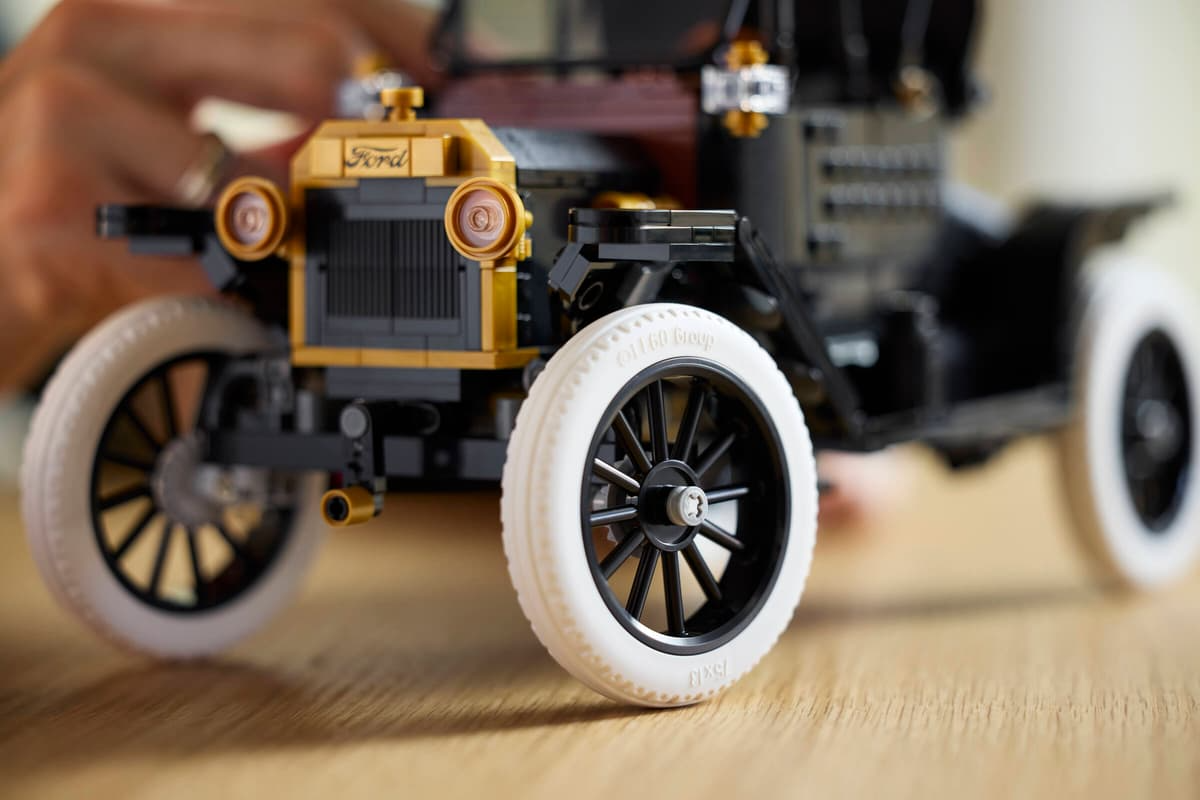 LEGO - Ford Model T (Early March Preorder)