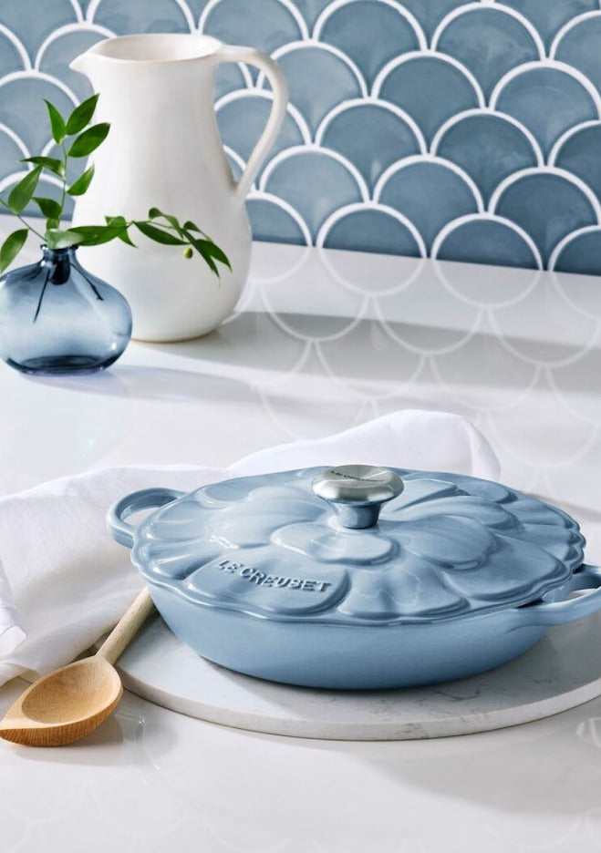Le Creuset - Signature Petal Shallow Casserole 26 (Limited Ed.)