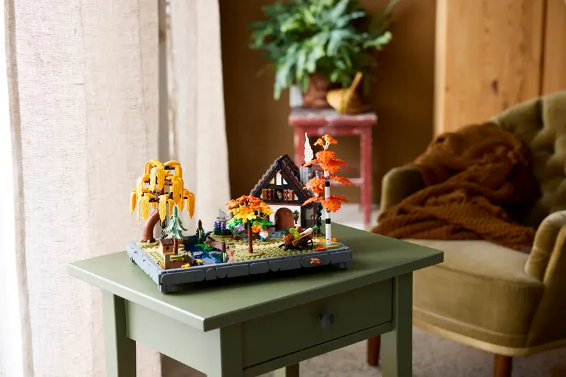 LEGO - Autumn Cottage Garden (Early Feb Preorder)