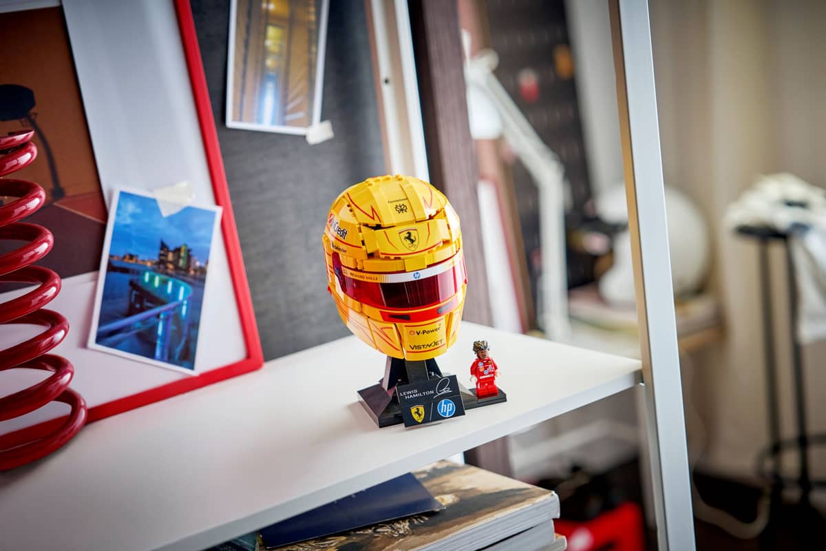 LEGO -  Scuderia Ferrari HP Lewis Hamilton Helmet