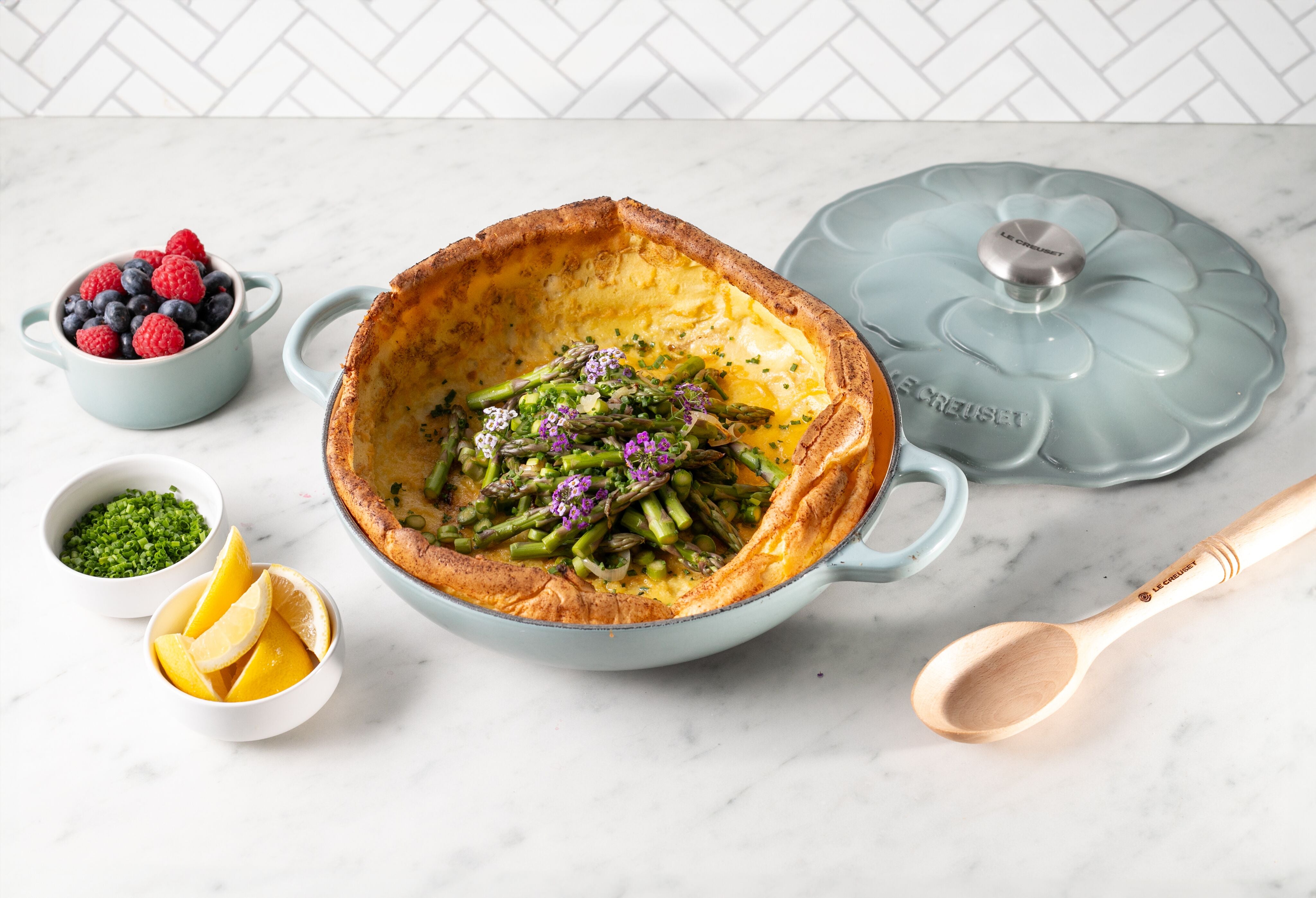 Le Creuset - Signature Petal Shallow Casserole 26 (Limited Ed