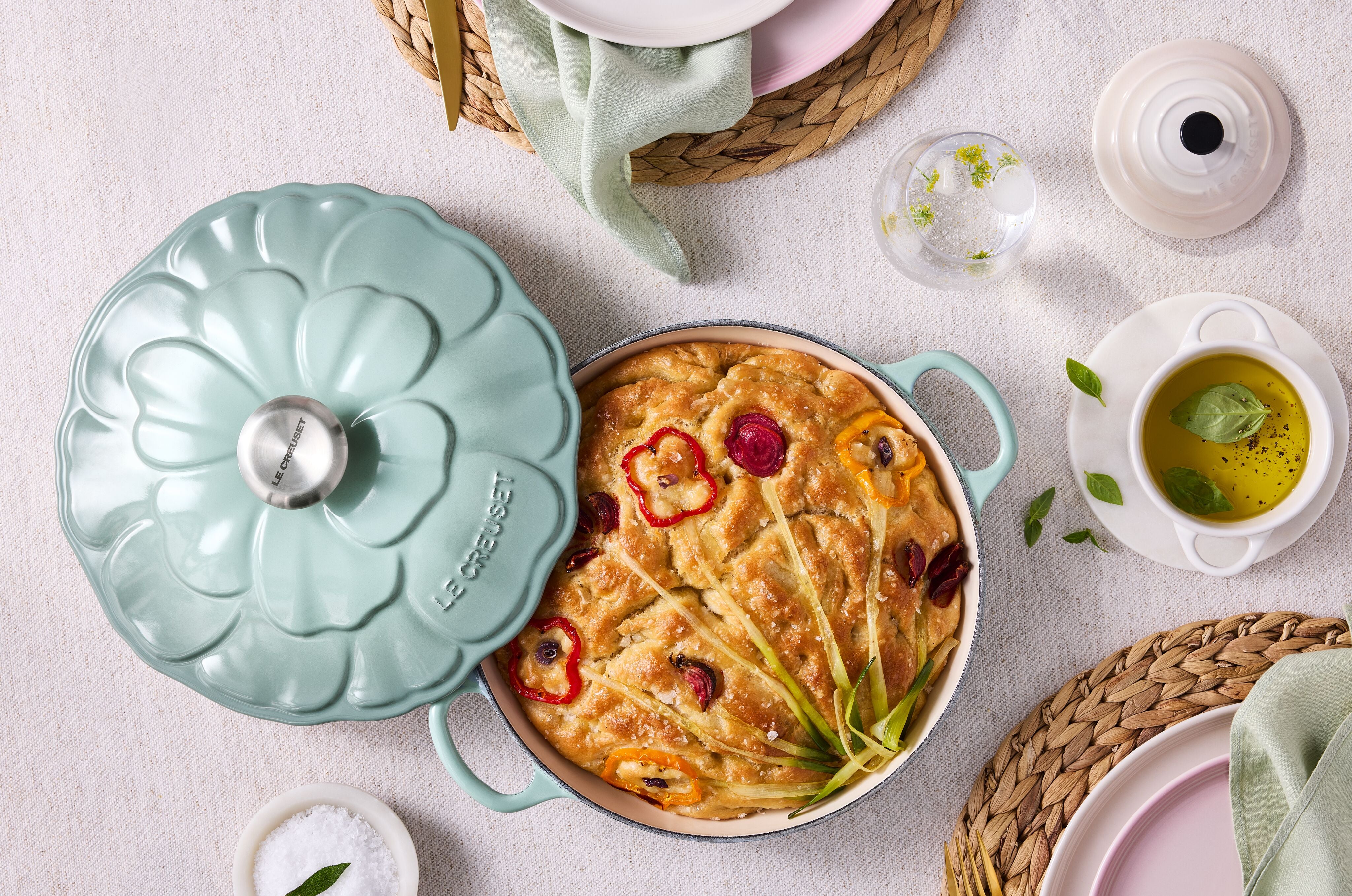Le Creuset - Signature Petal Shallow Casserole 26 (Limited Ed