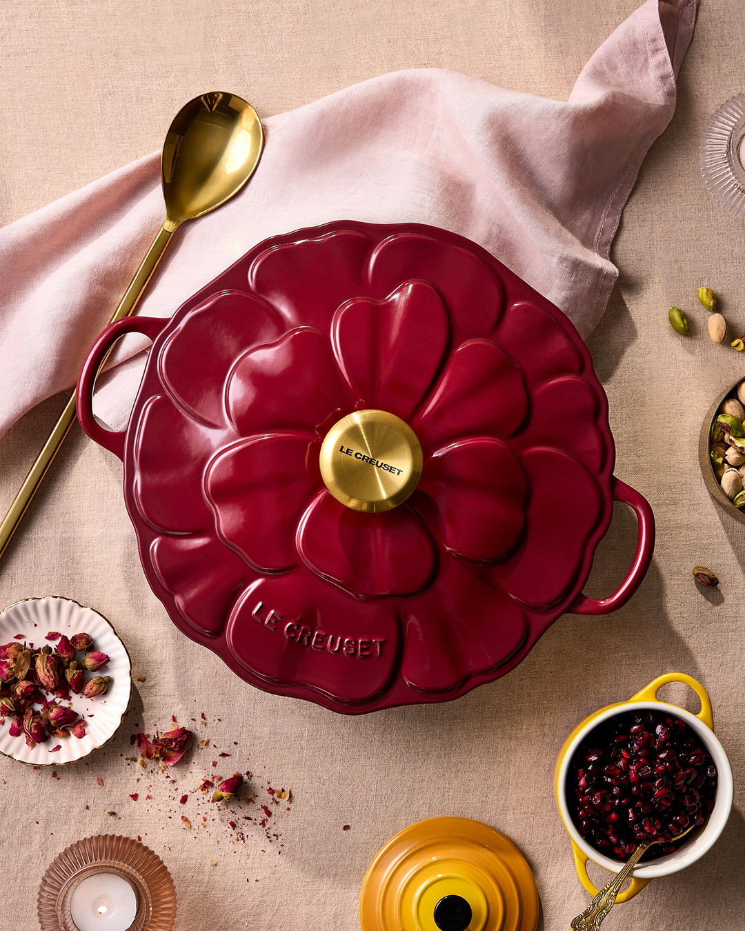 Le Creuset - Signature Petal Shallow Casserole 26 (Limited Ed