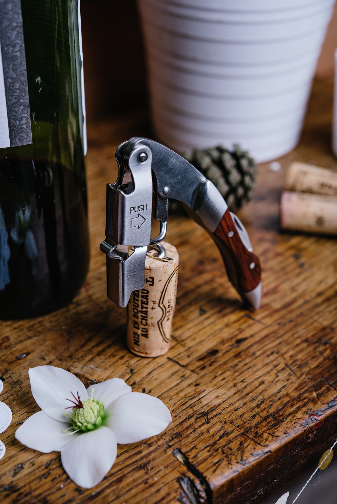 Le creuset hotsell wine opener
