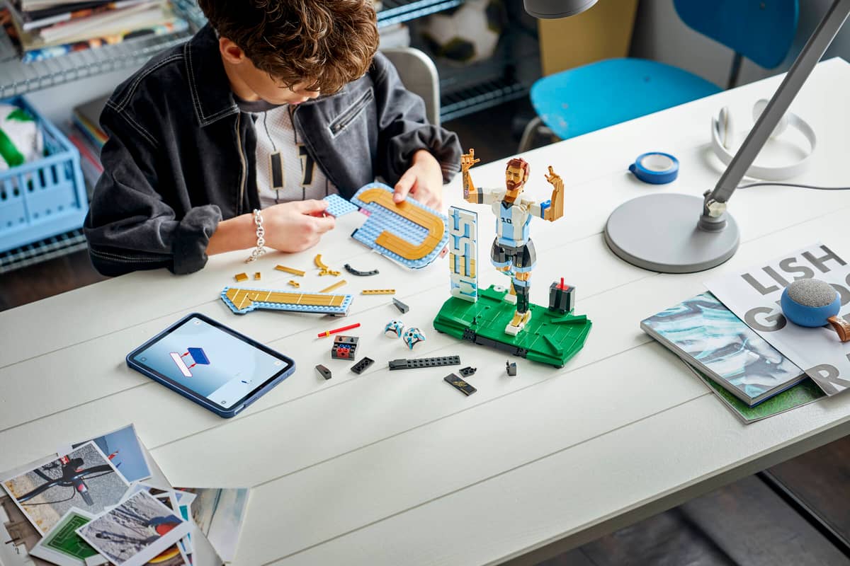 LEGO -  Lionel Messi – Soccer Legend