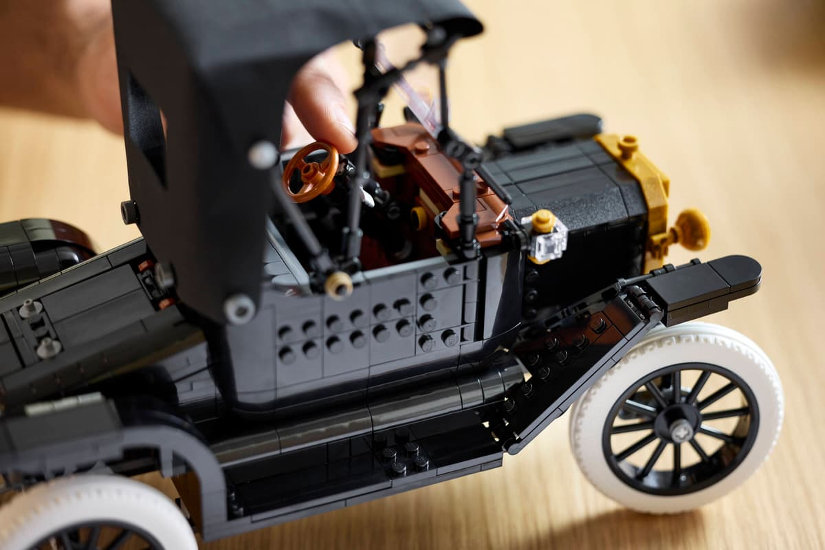 LEGO -  Ford Model T (Early March Preorder)