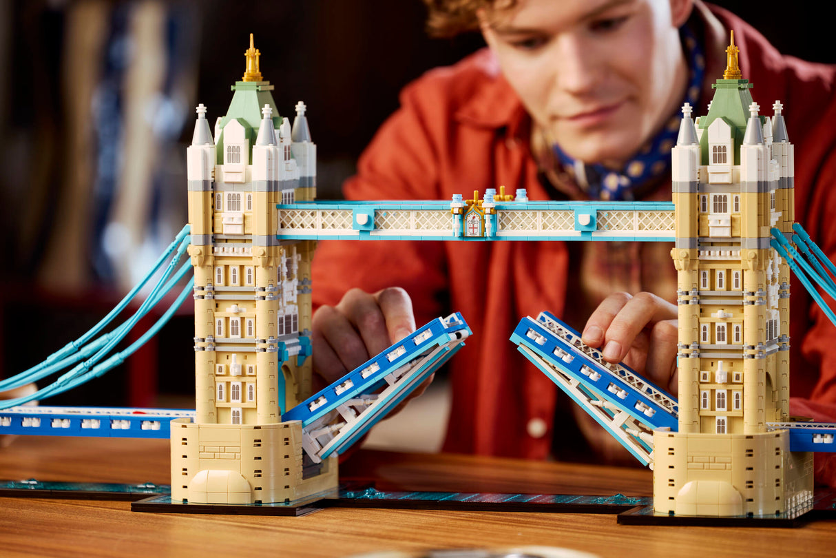LEGO -  Tower Bridge (Early Aug Preorder)