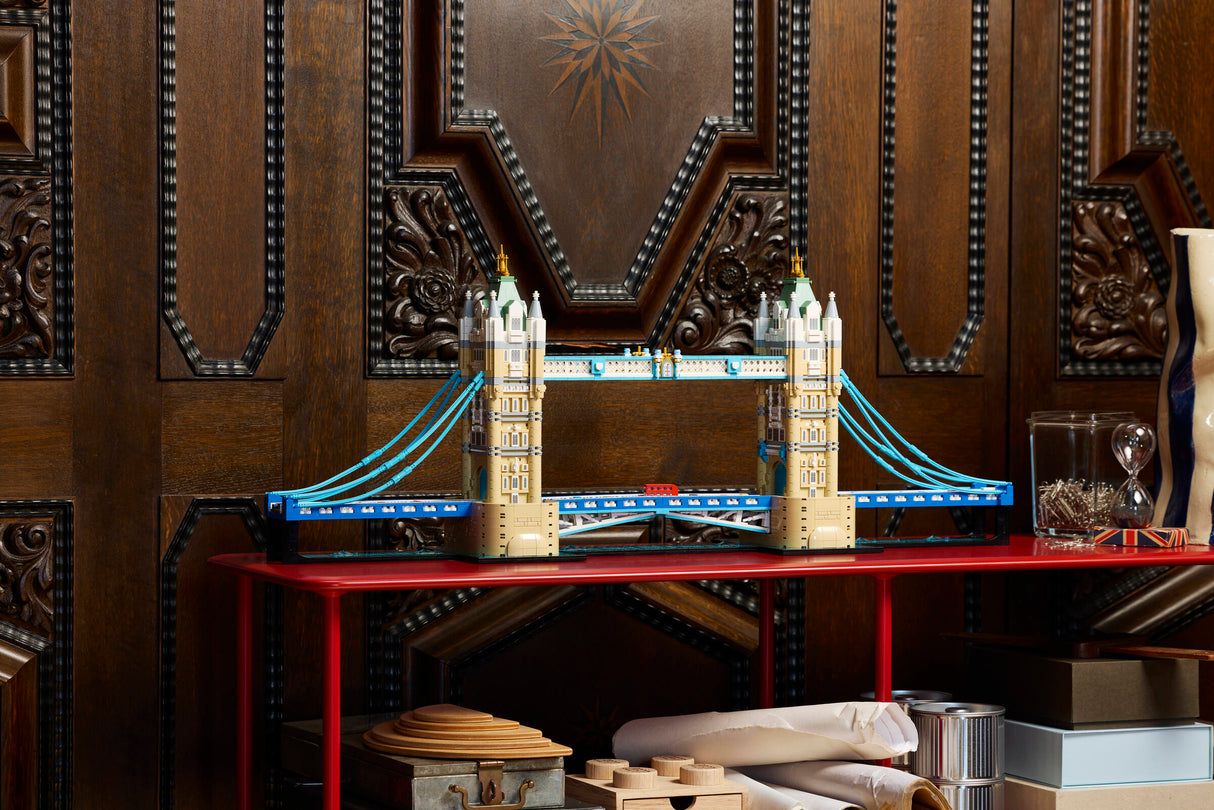 LEGO -  Tower Bridge (Early Aug Preorder)