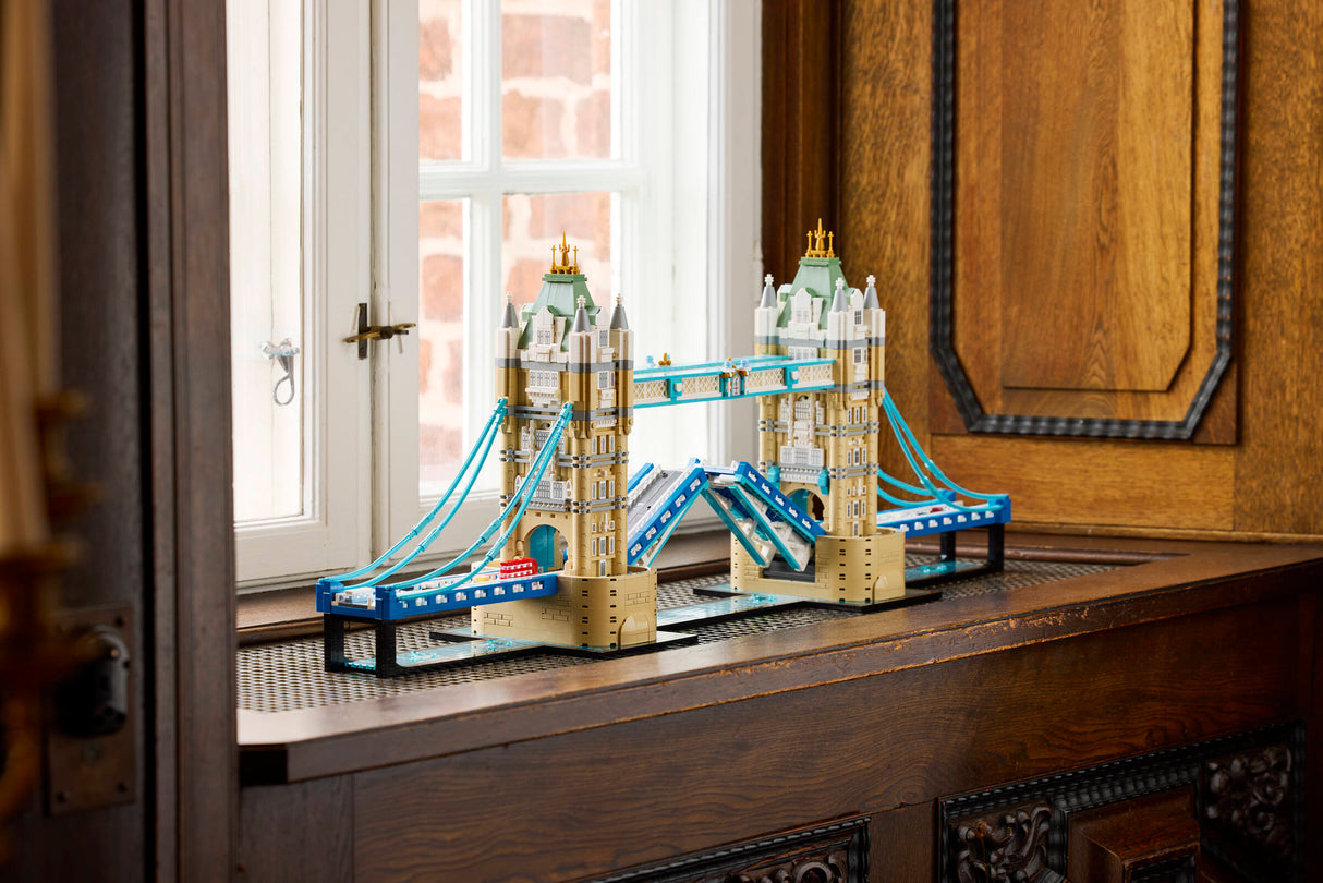LEGO -  Tower Bridge (Early Aug Preorder)